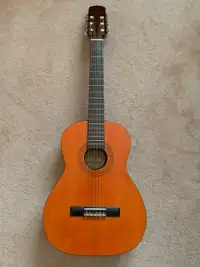 Hondo Classical Guitar Beginner size exc condition