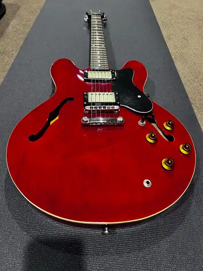 Epiphone Dot with Hardshell Case, View more