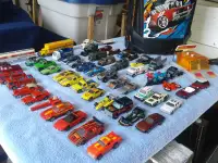Toy cars with storage case