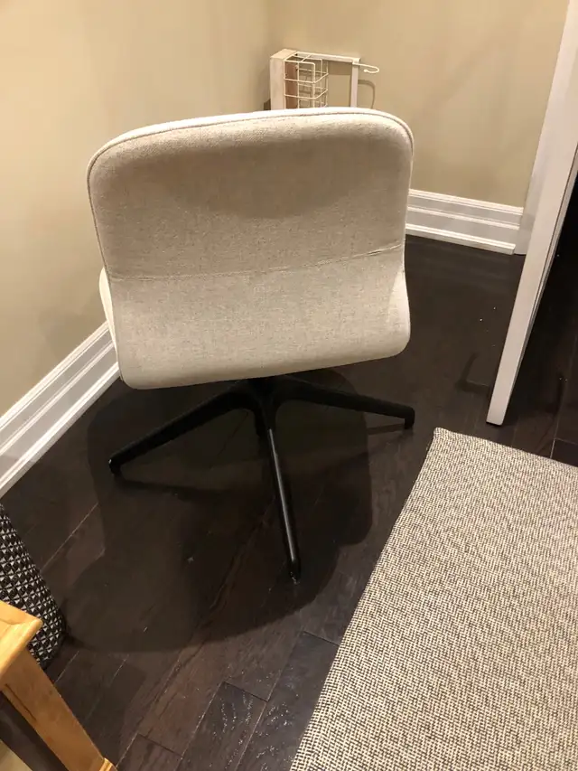fabric office chair in Chairs & Recliners in Markham / York Region - Image 2