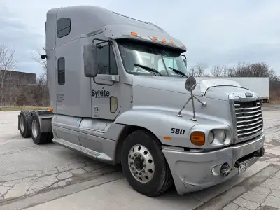 2007 Freightliner Centry Class. Broken power divider. Can negotiate. Clutch changed 50 kkm ago. Engi...