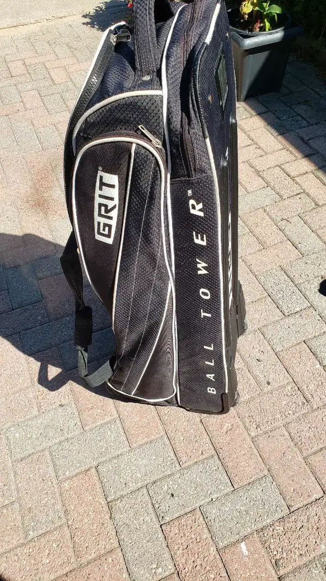 GRIT Ball Tower Wheeled Baseball/ Softball Equipment / Bat Bag in Baseball & Softball in Barrie - Image 4