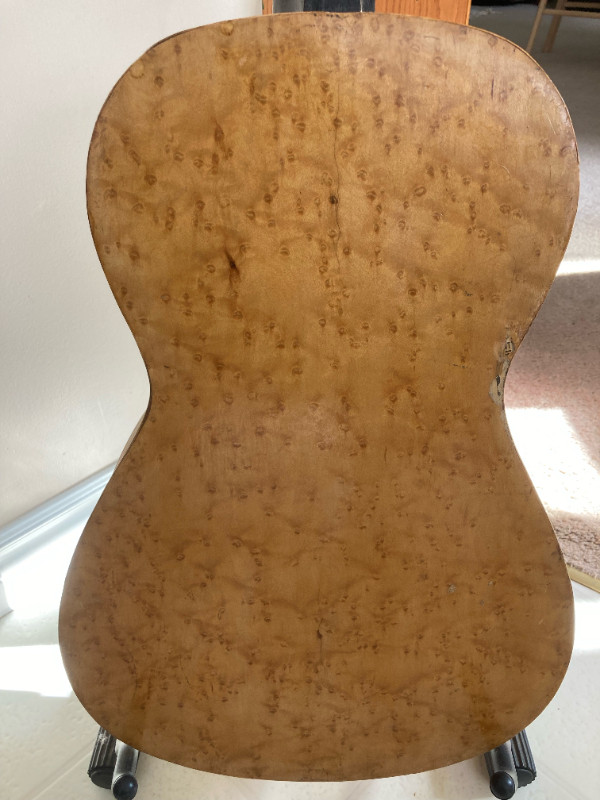 Antique guitar in Guitars in Kitchener / Waterloo - Image 2