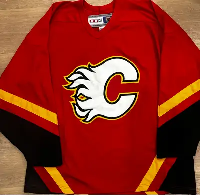 Located in Springbank Hill, SW Calgary.