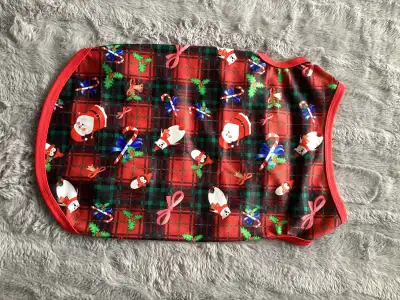T-Shirt pour chien / T-Shirt for Dog (Christmas) Longeur dos/Back length: 15 pouces/inches Pour chie...