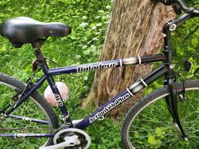 Vélo hybride cadre de 20 pouces, View more