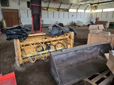 HEAHY DUTY 87 INCH REAR tractor 3 point PTO ROBERGE SNOWBLOWER , DUAL AUGER, hydraulic motor chute A...