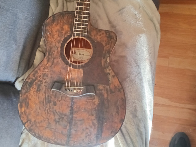 Custom taylor acoustic  guitar in Guitars in Gatineau - Image 4