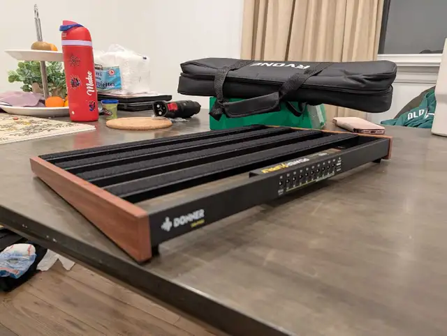 Donner Guitar Pedal Board with Built-in Power Supply, in Amps & Pedals in Mississauga / Peel Region - Image 5