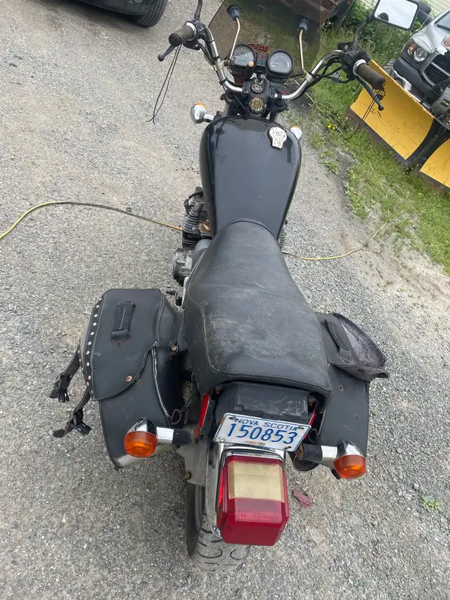 1984 Yamaha maxim 650 in Street, Cruisers & Choppers in Cape Breton - Image 8