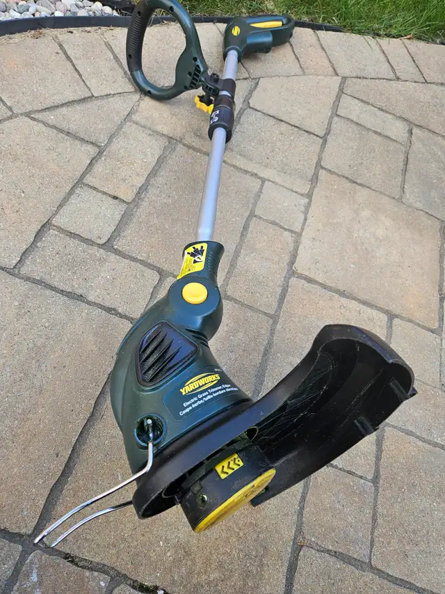 Yardwork  electric grass trimmer/edger  -Negotiable in Outdoor Tools & Storage in Ottawa - Image 3