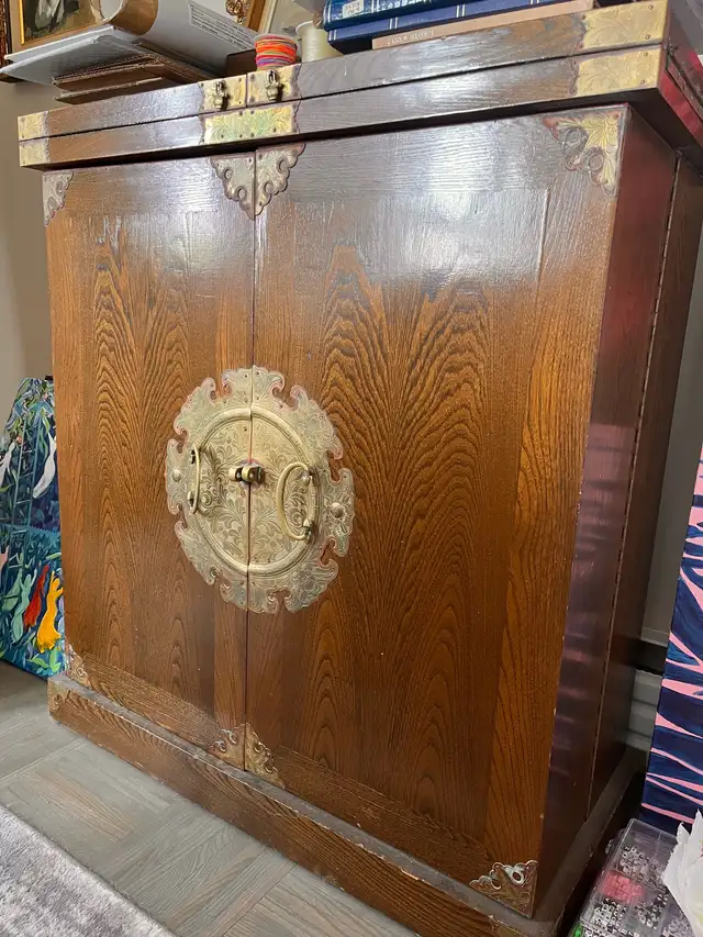Vintage Liquor Cabinet in Hutches & Display Cabinets in City of Toronto - Image 3