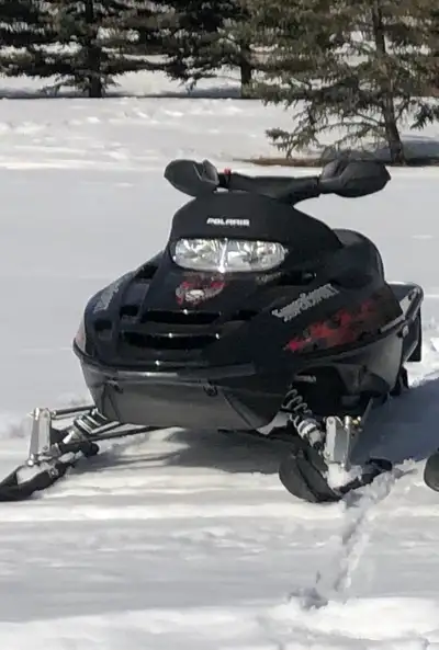 Electric start, reverse, hand/thumb warmers, excellent cobalt’s stored inside.