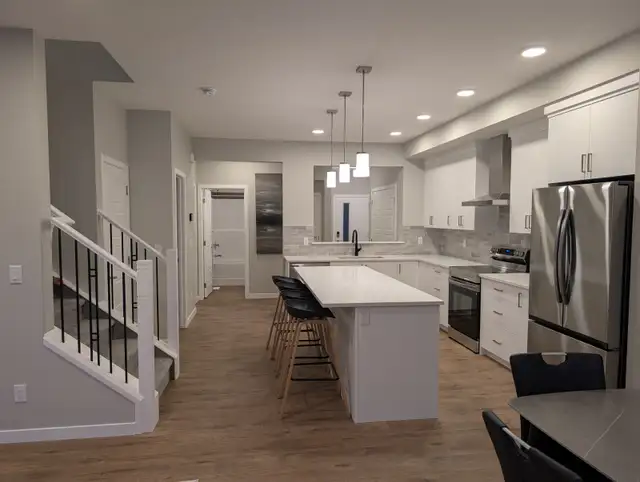 1 Bedroom 1 Bath Ensuite, Garage Parking