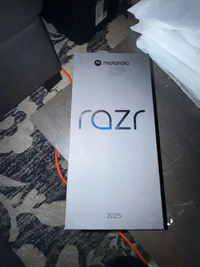 Motorola RAZR 2025 FS, View more