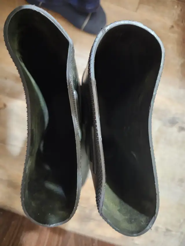 Mens CSA Rubber Boots in Men's Shoes in Medicine Hat - Image 7