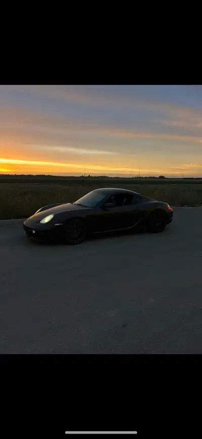 Selling my 2006 Porsche cayman great car 180000 km quick and fun auto with paddle shift newer tires...