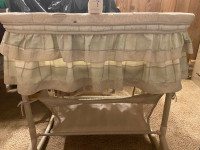 Bassinet with mobile and vibrate mode. 