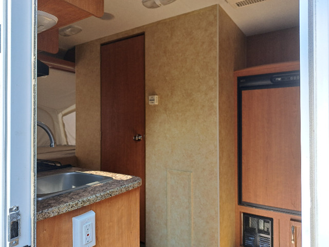 RV Camper in Travel Trailers & Campers in Ottawa - Image 3