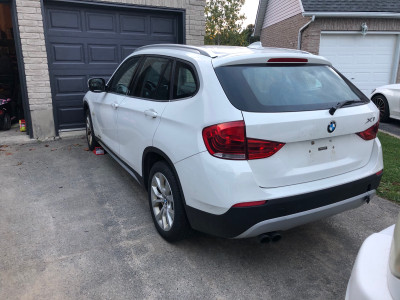 2012 BMW X1- Parting out 