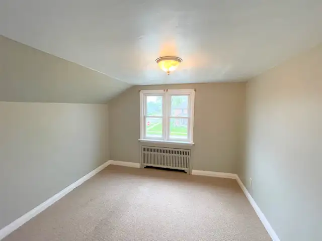 PORT COLBORNE – Comfortable & Quiet 2 Bedroom   Den Apartment