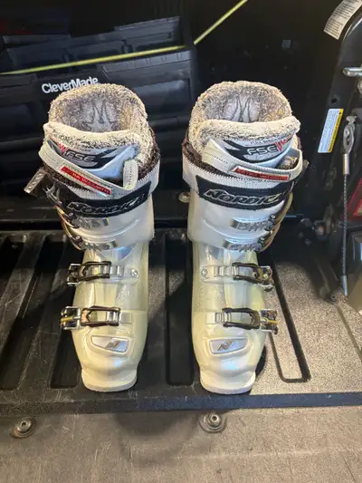 Nordica Ski Boots - 23.0 (6-6.5), View more