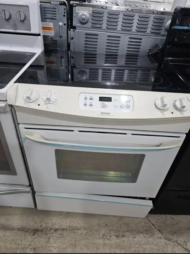 Kenmore 30" White Slide-In Electric Ceramic Stove Oven  CAN DELI in Stoves, Ovens & Ranges in Hamilton - Image 2