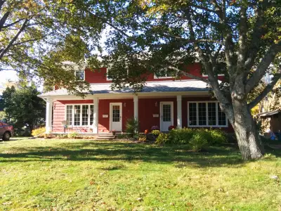 Bright and freshly painted, pet friendly duplex available for rent in a desirable neighbourhood, loc...