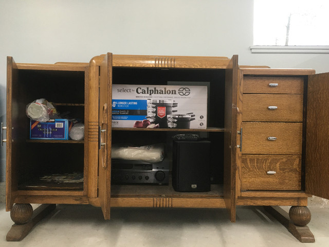 Art Deco solid oak cabinet in Hutches & Display Cabinets in Portage la Prairie - Image 3