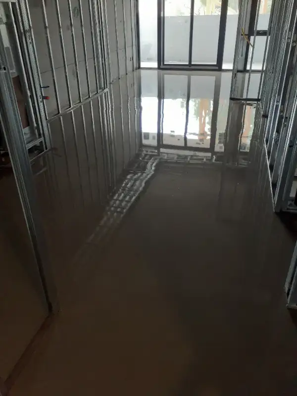 Self-Leveling/ Concrete Grinding in Construction & Trades in Hamilton - Image 5