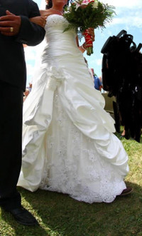 Maggie Sottero Wedding Dress, size 6