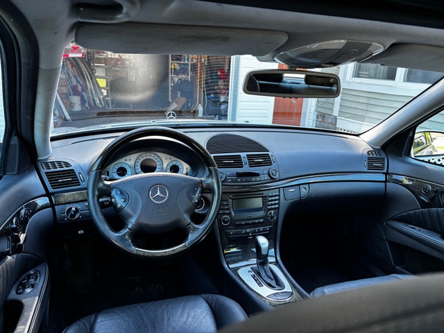 Mercedes-Benz E500 — photo 4