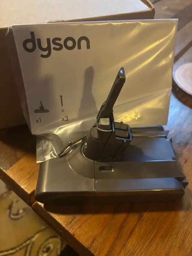  Dyson replacement battery in Vacuums in Annapolis Valley - Image 2