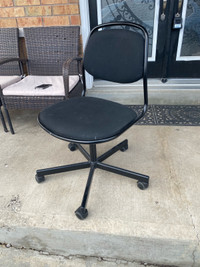 Sturdy metal computer chair