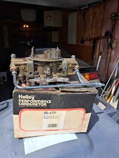 Holley square bore 650