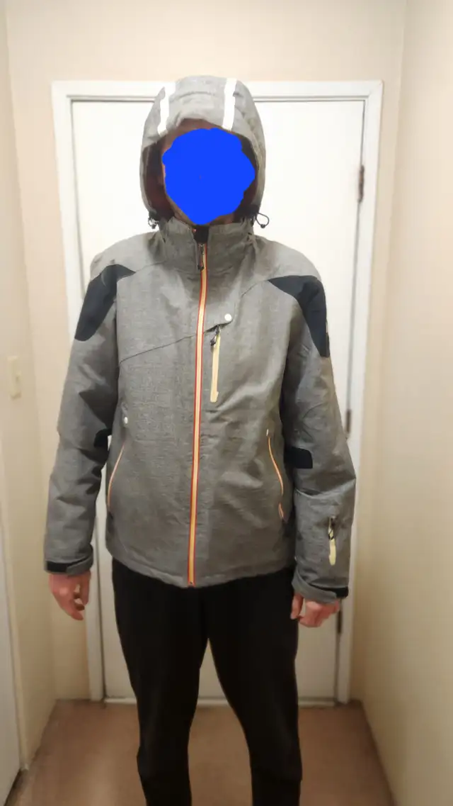 Ski/Winter Jacket in Multi-item in Victoria - Image 4