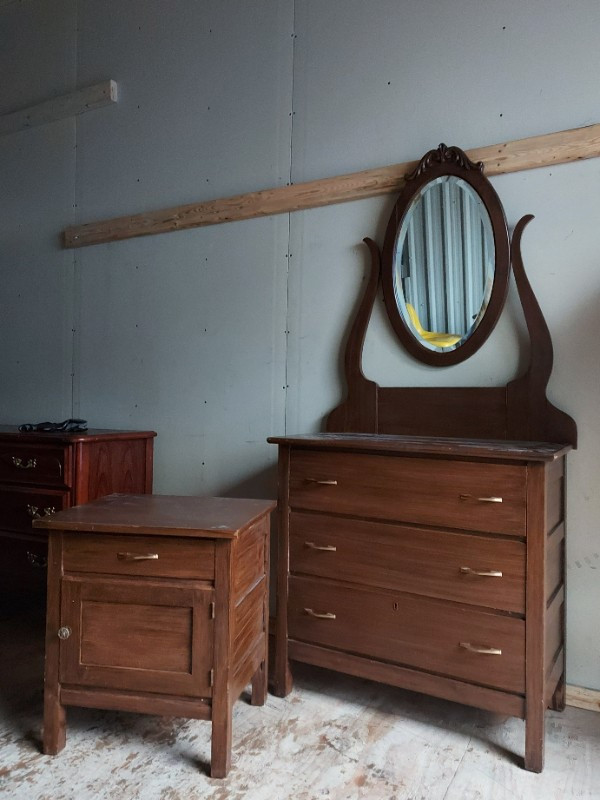 Antique dresser with mirror and stand | Dressers & Wardrobes | London |  Kijiji