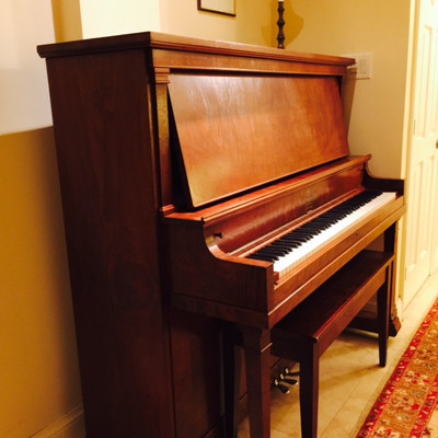 Beautiful Piano, Heinzman, excellent condition. Rosedale
