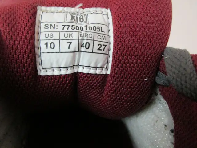 RARE X18 Reykjavik spike Sneakers , Women's Size 10 Vintage 90's in Women's - Shoes in Edmonton - Image 8