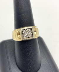 10K 2 Tone 7.20G .25ct. 9 Diamond Stones Cluster Ring $750
