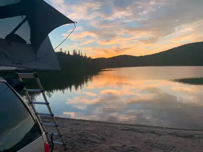 Thule Tepui Kukenam 3 rooftop tent (Haze Gray) in excellent condition. Lightly used — approximately...