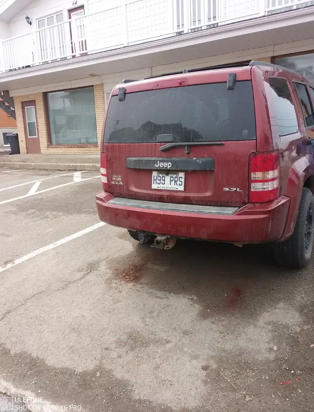 JEEP LIBERTY 4X4 MANUEL in Cars & Trucks in Rimouski / Bas-St-Laurent - Image 4