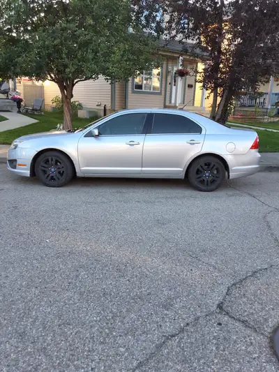 Lady driven, maintenace always done on time, kept extremely clean with regular washes, new alternato...