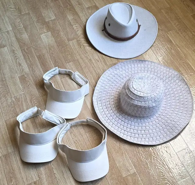 Chapeaux in Other in Edmundston - Image 2