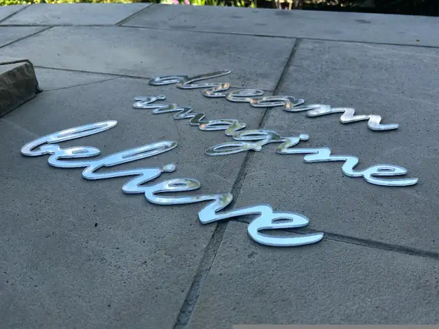 Mirrored Wall Decor in Home Décor & Accents in Markham / York Region - Image 7