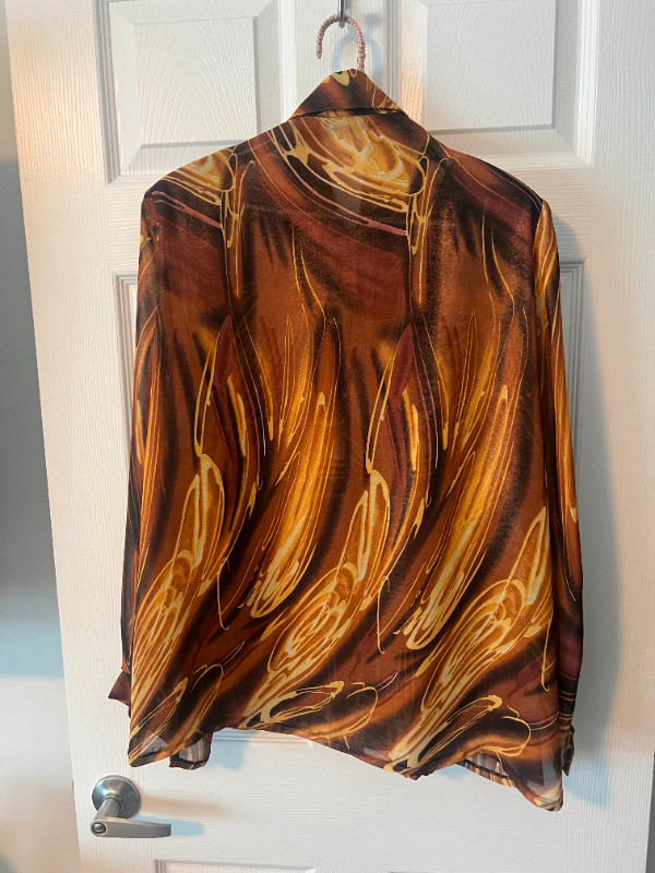 Custom Made Women's Sheer Patterned Button-Up Long Sleeve Blouse in Women's - Tops & Outerwear in Calgary - Image 3