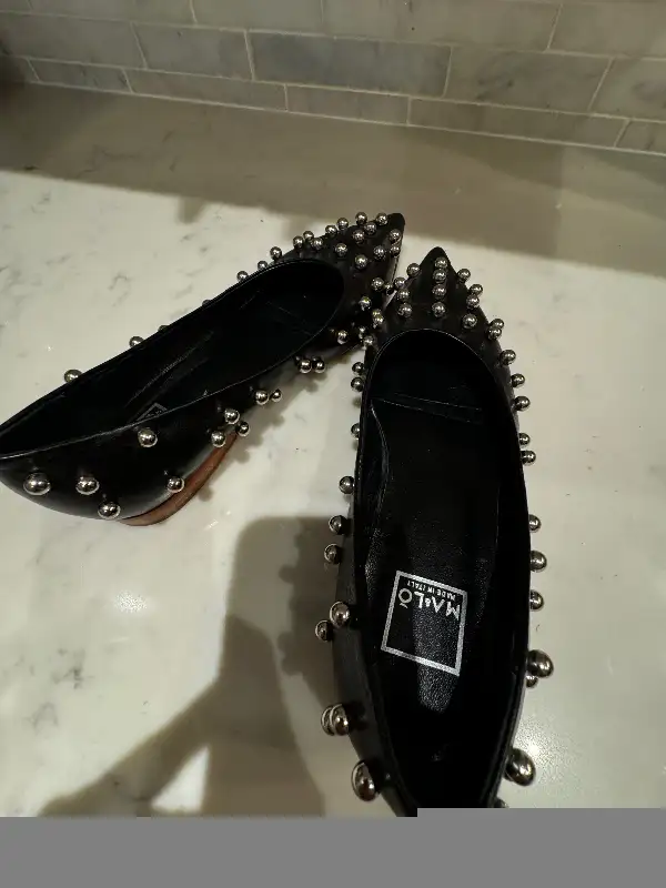 Women’s flat shoes in Women's - Shoes in City of Toronto - Image 4