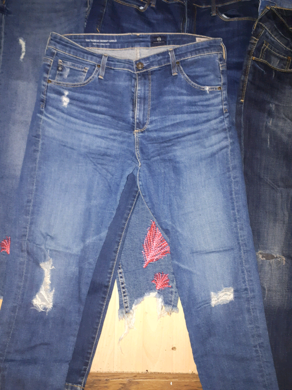 5  paire of JEANS  for women 
Size 30  in Women's - Bottoms in Gatineau - Image 4