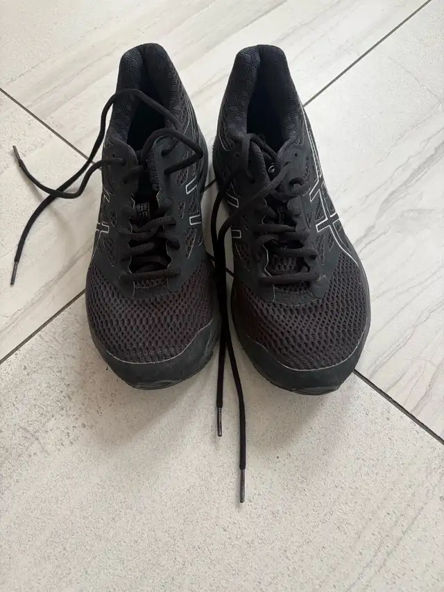 ASICS GEL-CUMULUS 10 Running Shoes women size 8 in Women's - Shoes in City of Montréal - Image 4