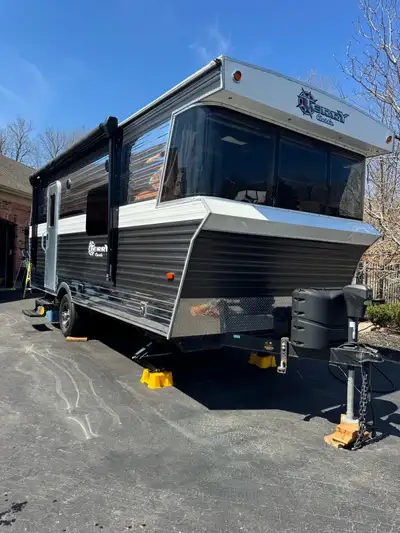 HUGE DISCOUNT! No doubt the best value in a travel trailer in the market! Unique design offers HUGE...